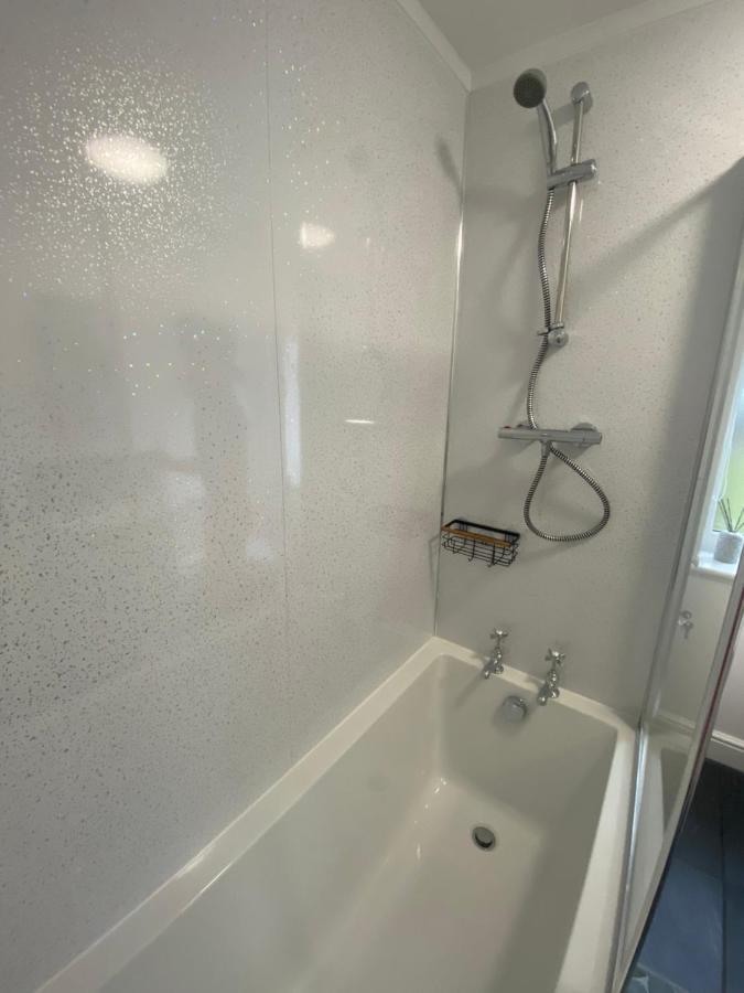 Lovely 1-Bedroom Apartment With Garden And Parking Stone  Luaran gambar