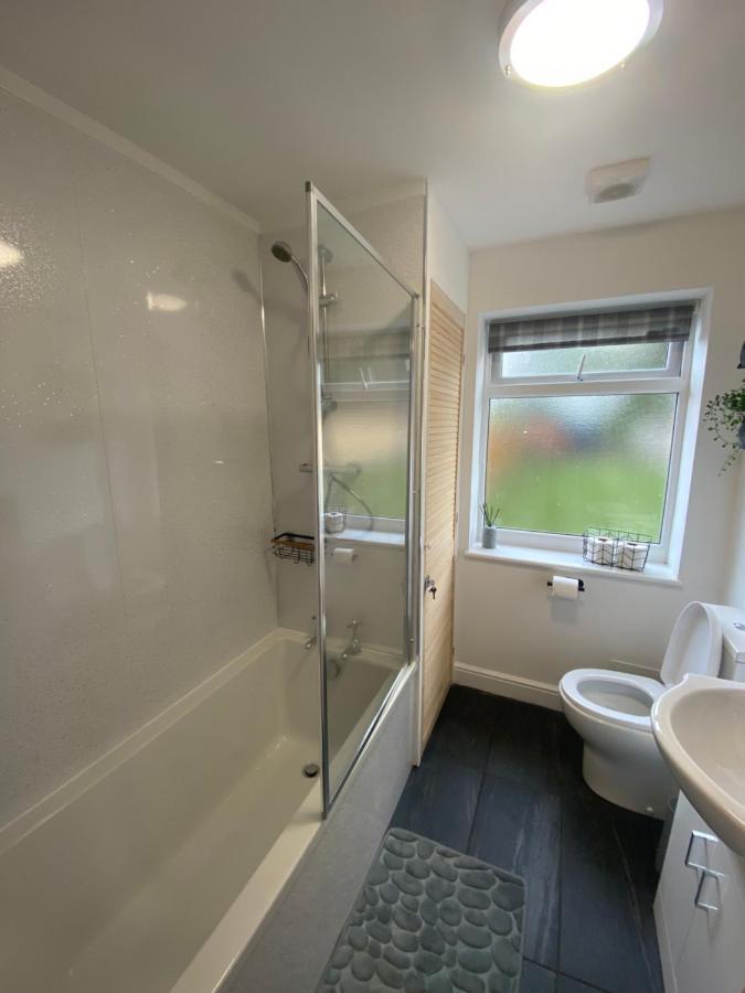 Lovely 1-Bedroom Apartment With Garden And Parking Stone  Luaran gambar