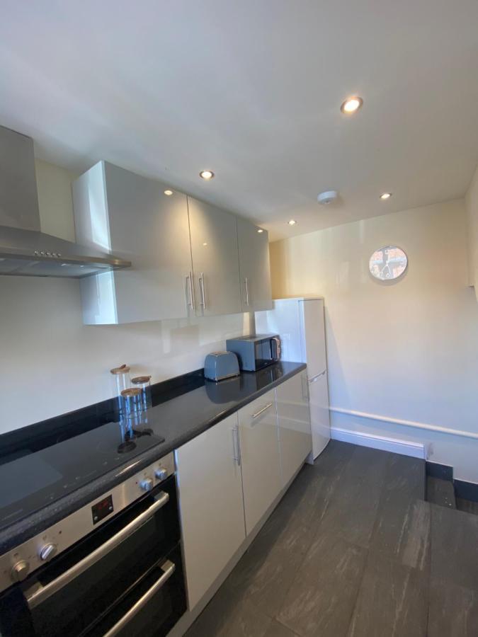 Lovely 1-Bedroom Apartment With Garden And Parking Stone  Luaran gambar
