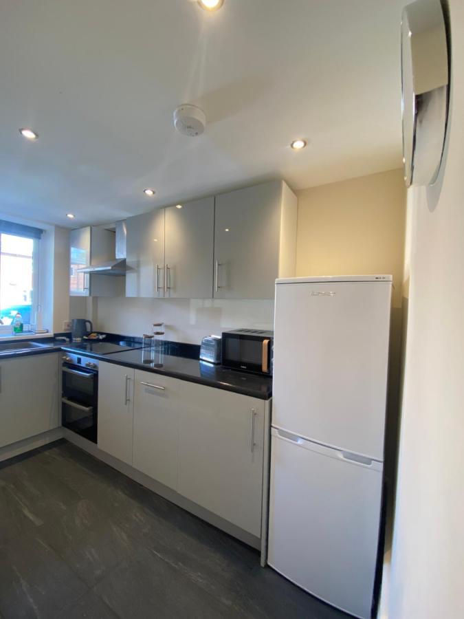 Lovely 1-Bedroom Apartment With Garden And Parking Stone  Luaran gambar