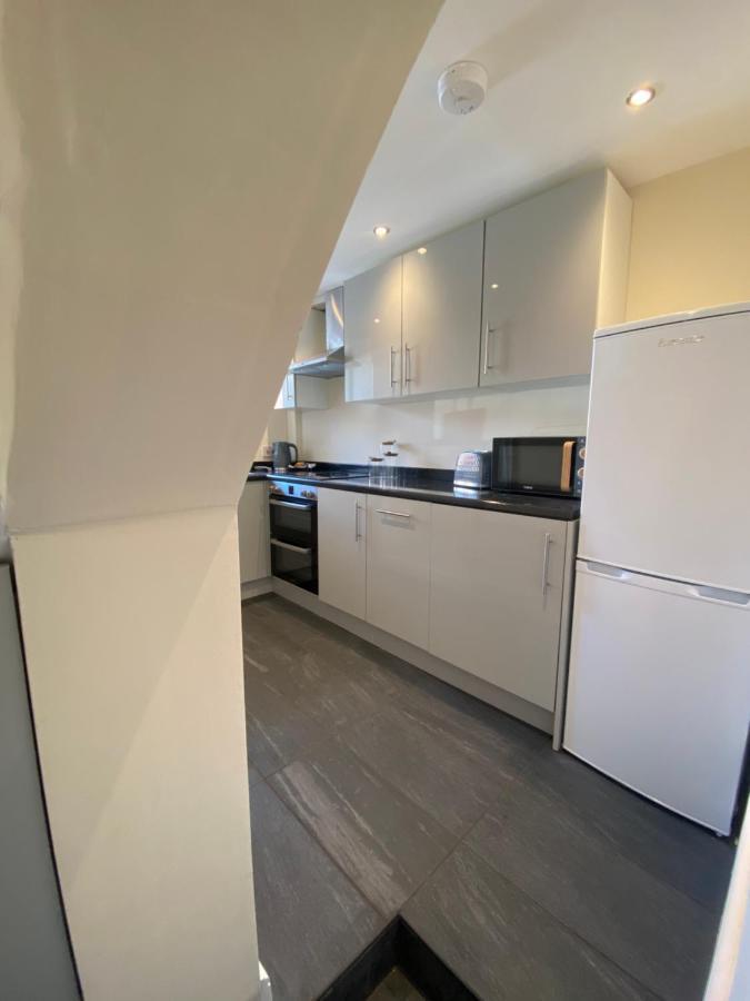 Lovely 1-Bedroom Apartment With Garden And Parking Stone  Luaran gambar